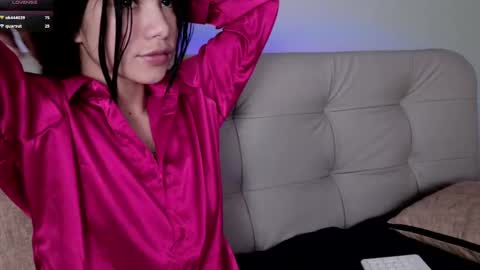 Snapshot of sweett_petite chatting on February 17, 4:28 pm online show from February 17, 4:28 pm