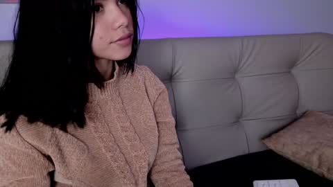 Snapshot of sweett_petite chatting on February 1, 4:33 pm online show from February 1, 4:33 pm