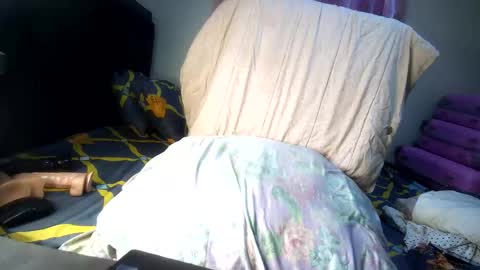 Snapshot of sweetthick_2 chatting on February 9, 5:43 pm PEACHES online show from February 9, 5:43 pm