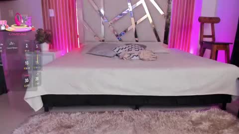 sweetviolet___ online show from October 4, 1:06 pm