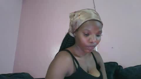 Essy online show from April 6, 6:09 pm