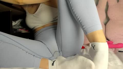 Snapshot of sweety_cum chatting on December 9, 8:01 pm Mia online show from December 9, 8:01 pm