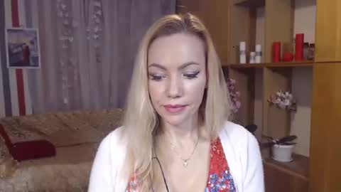 Snapshot of sweety_friend chatting on December 12, 9:04 pm Sweety friend online show from December 12, 9:04 pm