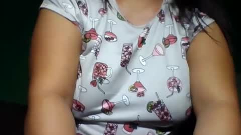 Snapshot of sweety_kaye29 chatting on January 19, 5:49 pm sweety_kaye29 online show from January 19, 5:49 pm
