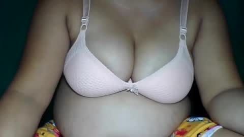 Snapshot of sweety_kaye29 chatting on December 7, 7:49 am sweety_kaye29 online show from December 7, 7:49 am