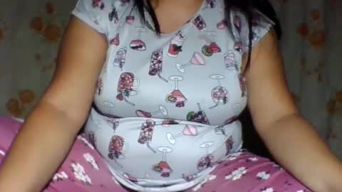 Snapshot of sweety_kaye29 chatting on February 22, 6:04 pm sweety_kaye29 online show from February 22, 6:04 pm