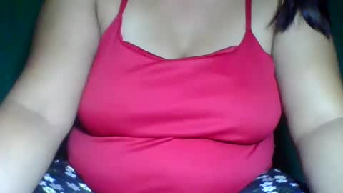 Snapshot of sweety_kaye29 chatting on January 6, 6:52 pm sweety_kaye29 online show from January 6, 6:52 pm