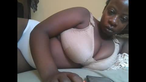 Snapshot of sweetyass25 chatting on October 11, 7:02 am sweetyass25 online show from October 11, 7:02 am