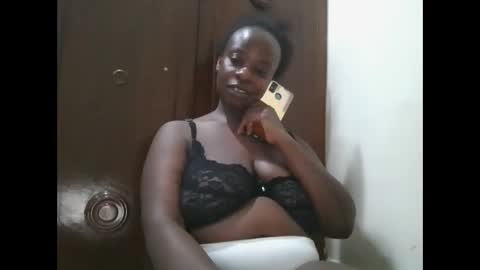 Snapshot of sweetyass25 chatting on September 19, 6:51 pm sweetyass25 online show from September 19, 6:51 pm