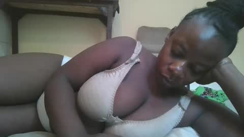 sweetyass25 online show from March 12, 7:44 am