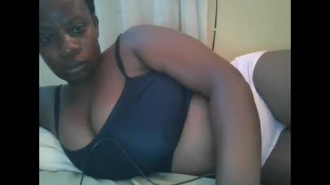 Snapshot of sweetyass25 chatting on October 12, 5:59 pm sweetyass25 online show from October 12, 5:59 pm