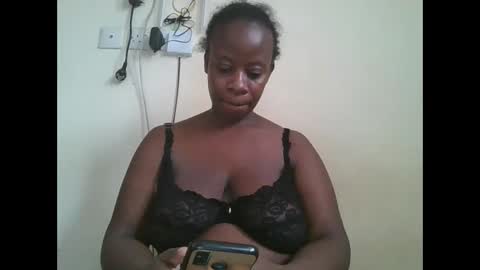 Snapshot of sweetyass25 chatting on September 28, 12:21 pm sweetyass25 online show from September 28, 12:21 pm