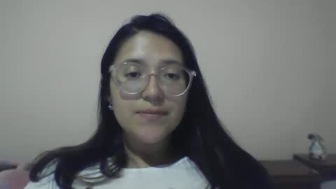 sweetyypeach online show from December 20, 3:47 am