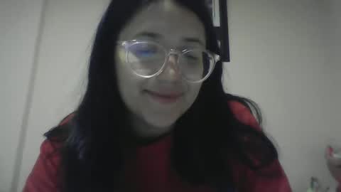 sweetyypeach online show from December 8, 4:14 am
