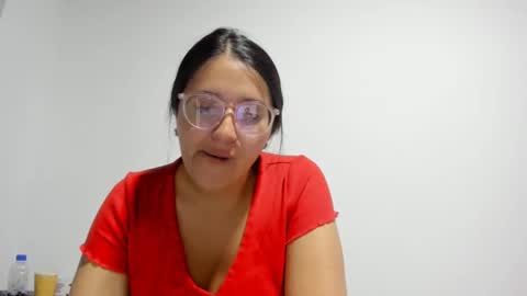 sweetyypeach online show from January 8, 2:57 am