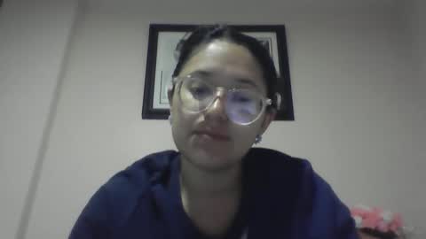 sweetyypeach online show from January 10, 3:50 am