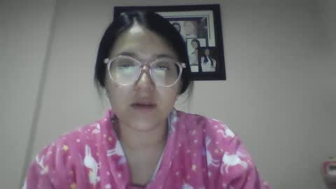 sweetyypeach online show from December 18, 3:15 am