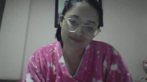 sweetyypeach online show from December 21, 3:36 am