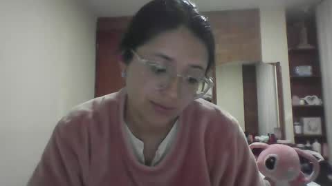 sweetyypeach online show from December 28, 3:47 am