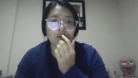 sweetyypeach online show from December 10, 2:59 am