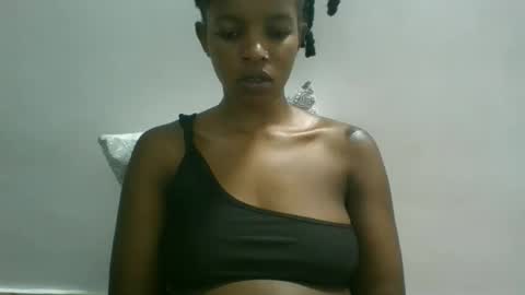 Snapshot of sweetz_candice chatting on October 23, 7:42 pm sweetz_candice online show from October 23, 7:42 pm