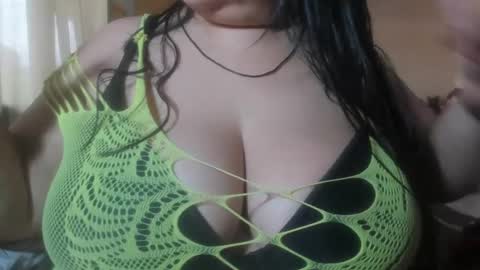 Snapshot of sweewoman_ chatting on January 4, 4:22 pm Miranda online show from January 4, 4:22 pm