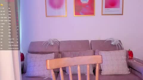 Ambar online show from October 15, 7:49 pm