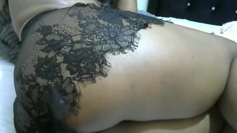 Snapshot of swtsdivas chatting on September 28, 9:25 am swtsdivas online show from September 28, 9:25 am