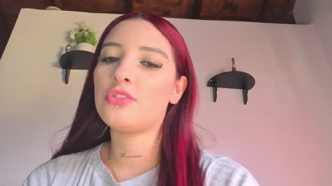 Snapshot of swtt_lilly chatting on January 18, 9:02 pm Lilly online show from January 18, 9:02 pm