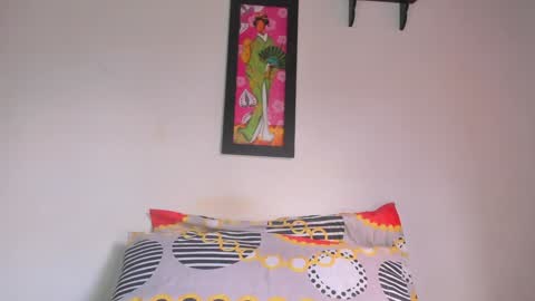 Snapshot of swtt_lilly chatting on December 9, 8:23 pm Lilly online show from December 9, 8:23 pm