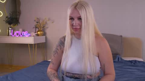 Amelia online show from September 27, 3:41 pm
