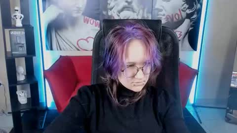 syllviareed online show from December 21, 10:08 am