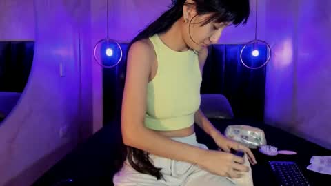 Sylvia Leos online show from September 9, 11:43 am