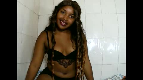 sylviasexy27 online show from February 26, 1:36 am