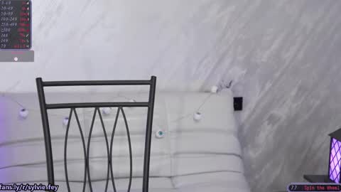 Sylvie online show from October 18, 11:50 pm