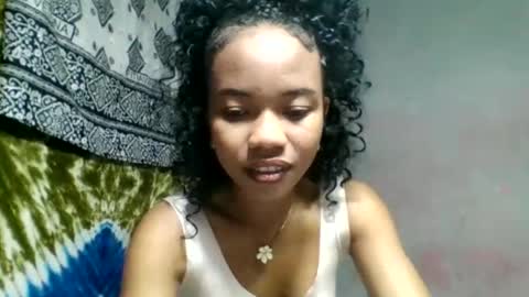 Sylviette online show from May 27, 11:51 am
