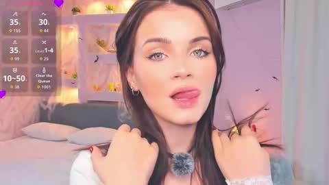 Snapshot of synne_glows chatting on October 29, 7:16 pm Eva online show from October 29, 7:16 pm