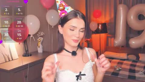 Snapshot of synne_glows chatting on October 17, 7:22 am Eva online show from October 17, 7:22 am