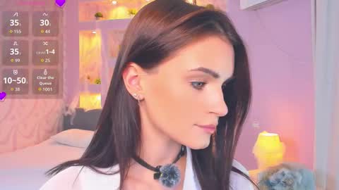 Snapshot of synne_glows chatting on October 31, 7:29 pm Eva online show from October 31, 7:29 pm