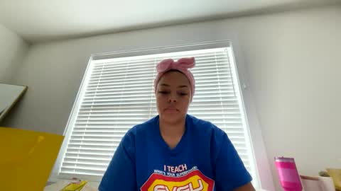 Snapshot of t_princess_t chatting on February 5, 6:26 pm t_princess_t online show from February 5, 6:26 pm