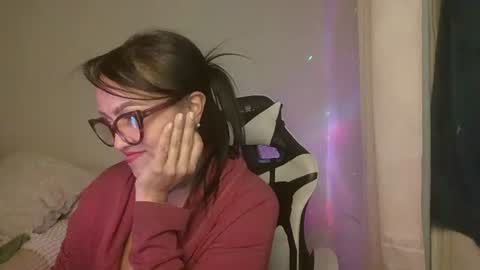 yameil online show from February 10, 5:16 pm