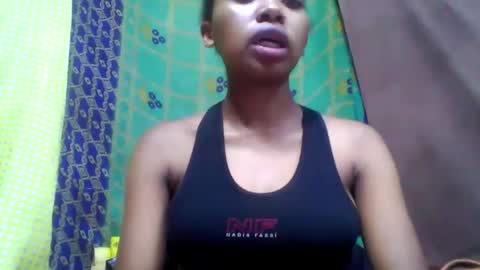 Snapshot of tahiriniah chatting on February 19, 4:34 am tahiriniah online show from February 19, 4:34 am