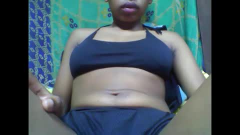 Snapshot of tahiriniah chatting on January 29, 4:05 am tahiriniah online show from January 29, 4:05 am