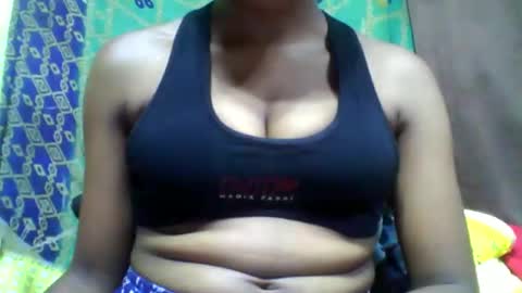 Snapshot of tahiriniah chatting on February 5, 6:04 pm tahiriniah online show from February 5, 6:04 pm