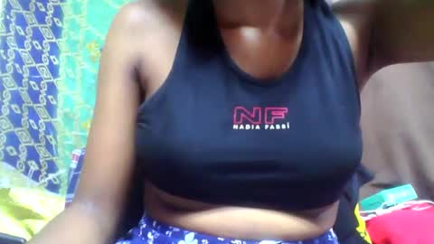 Snapshot of tahiriniah chatting on February 11, 3:29 am tahiriniah online show from February 11, 3:29 am