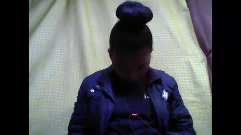 Snapshot of tahiriniah chatting on October 6, 10:21 am tahiriniah online show from October 6, 10:21 am