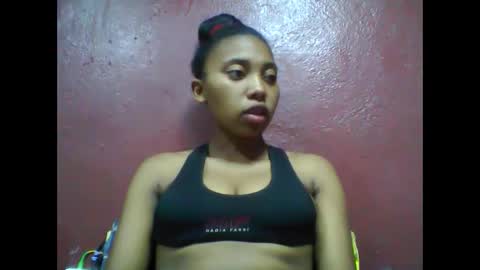 Snapshot of tahiriniah chatting on March 10, 1:32 pm tahiriniah online show from March 10, 1:32 pm