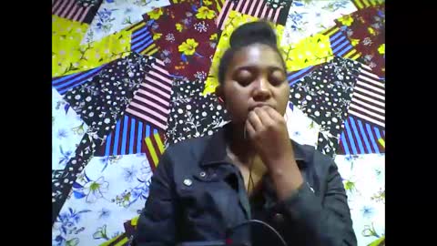 Snapshot of tahiriniah chatting on October 17, 4:05 am tahiriniah online show from October 17, 4:05 am