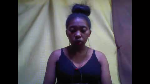 Snapshot of tahiriniah chatting on October 3, 7:13 am tahiriniah online show from October 3, 7:13 am