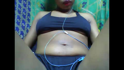 Snapshot of tahiriniah chatting on February 4, 7:11 pm tahiriniah online show from February 4, 7:11 pm